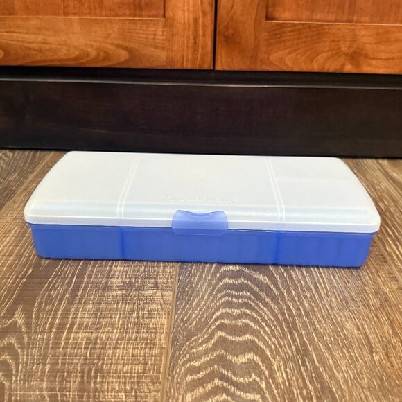 Tupperware Lunch N Things Divided Hinged Container - Picture 3 of 11